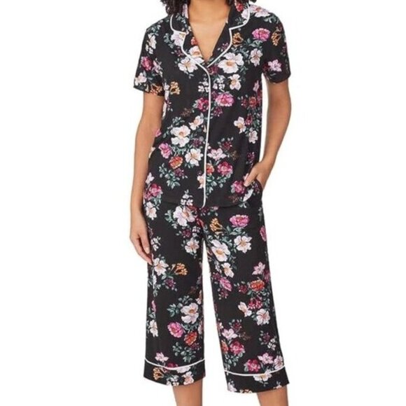 Room Service Black and Pink Floral Print Pajamas Set Size S Capris Short Sleeve - Picture 1 of 7